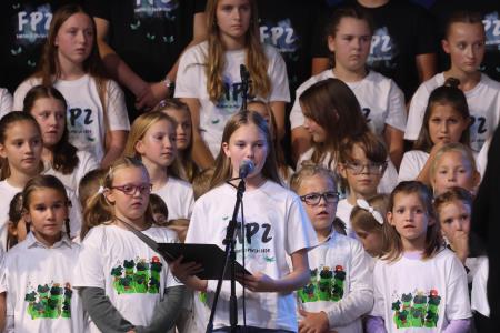 60 LET OŠ CERKNICA 75 FOTO LJUBO VUKELIČ